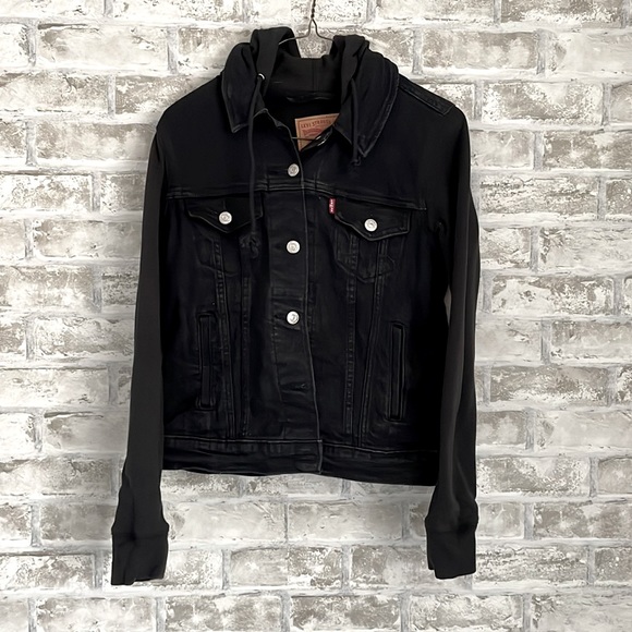 Levi's Jackets & Blazers - COPY - Black Levi jean jacket